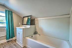 Modern Florence Getaway w/ Patio & Grill!