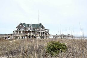 Canal-front Paradise w/ Dock in Kill Devil Hills