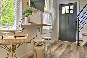 3 Mi to Mississippi State: Tiny Home w/ Deck!