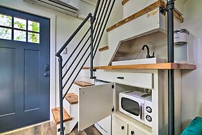 3 Mi to Mississippi State: Tiny Home w/ Deck!