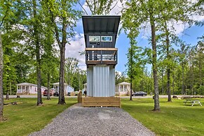 3 Mi to Mississippi State: Tiny Home w/ Deck!