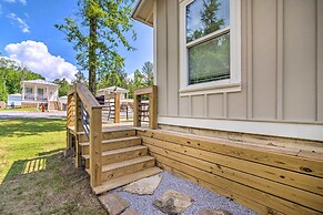 3 Mi to Mississippi State: Tiny Home w/ Deck!