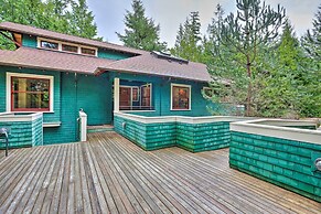 Lopez Island Hideaway w/ Coastal Views + Deck!