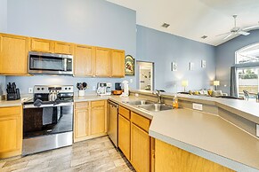 15 Mi to Disney: Home w/ Pool & Lanai in Davenport