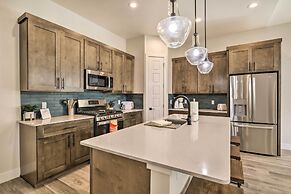 Townhome w/ Hot Tub Across From Ski Lifts!