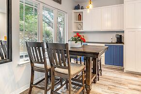 Beach & Pool Access at Lake Travis Family Getaway!