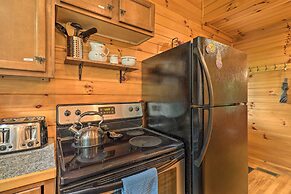 Cozy Boone Cabin w/ Deck: Close to Downtown!