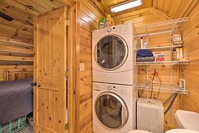Cozy Boone Cabin w/ Deck: Close to Downtown!