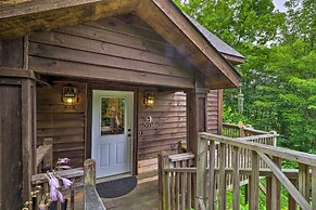 Cozy Boone Cabin w/ Deck: Close to Downtown!