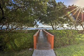 Bradenton Beach Condo w/ Patio: Walk to Ocean!