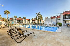 Bradenton Beach Condo w/ Patio: Walk to Ocean!