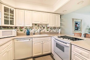 Bradenton Beach Condo w/ Patio: Walk to Ocean!