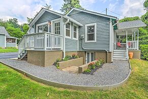 Near Hiking + Dining: Dtwn Sylva Cottage!