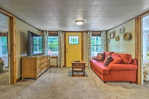 Near Hiking + Dining: Dtwn Sylva Cottage!