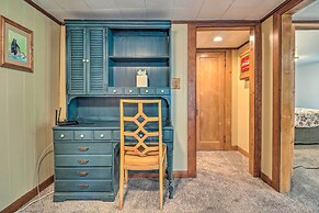 Near Hiking + Dining: Dtwn Sylva Cottage!