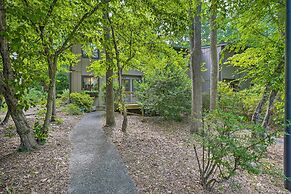 Stylish Durham Townhome < 5 Mi to Downtown!