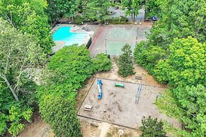 Stylish Durham Townhome < 5 Mi to Downtown!