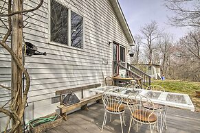 Historic Farmhouse w/ Chef's Kitchen Near Wineries