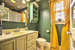 Historic Farmhouse w/ Chef's Kitchen Near Wineries