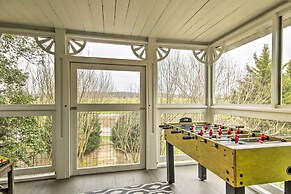 Historic Farmhouse w/ Chef's Kitchen Near Wineries