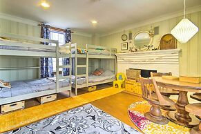 Historic Farmhouse w/ Chef's Kitchen Near Wineries