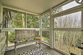 Historic Farmhouse w/ Chef's Kitchen Near Wineries