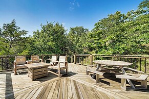Secluded Tuskahoma Retreat w/ Deck & Views!