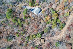 Secluded Tuskahoma Retreat w/ Deck & Views!