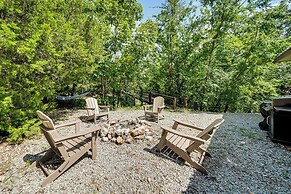 Secluded Tuskahoma Retreat w/ Deck & Views!