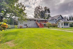 Spacious Apartment on Lake Sawyer w/ Fireplace!