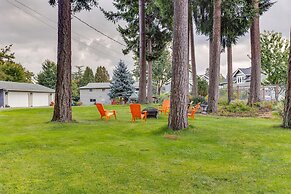 Spacious Apartment on Lake Sawyer w/ Fireplace!