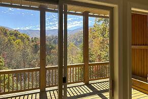 Beautiful Whittier Condo w/ Deck + Mtn Views!