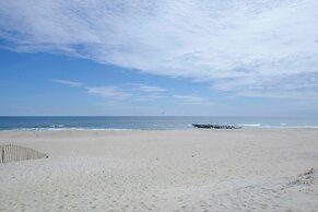 Cozy Ocean Grove Beach Retreat: Walk to the Coast!