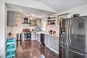 Jewett Gem w/ Charcoal Grill & Mountain Views