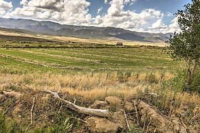 Cozy Farmhouse-style Cottage by Mighty 5 Ntl Parks