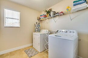 Lanai & Game Room: Vacation Home in Davenport!