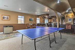 Black Hawk Lower-level Unit With Game Area!