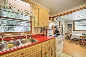 Cozy Franklin Cottage w/ Waterfront Views!