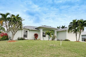 Family-friendly Cape Coral Paradise w/ Pool!