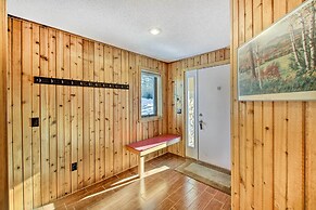 3 Mi to Attitash Resort: Condo w/ Mtn Views!