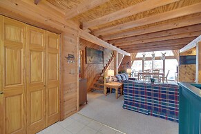 Waterfront Nelson Lake Cabin w/ Boat Dock!