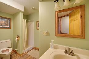 Waterfront Nelson Lake Cabin w/ Boat Dock!