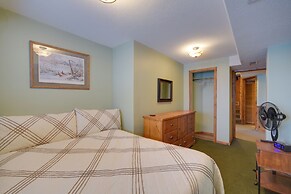 Waterfront Nelson Lake Cabin w/ Boat Dock!