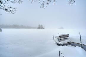 Waterfront Nelson Lake Cabin w/ Boat Dock!