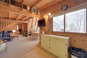 Waterfront Nelson Lake Cabin w/ Boat Dock!