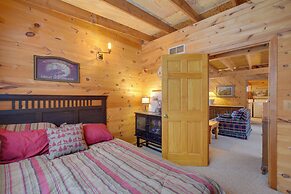 Waterfront Nelson Lake Cabin w/ Boat Dock!