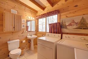 Waterfront Nelson Lake Cabin w/ Boat Dock!