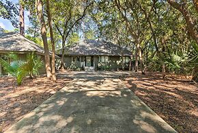 Golf, Dine & Swim: Sleek Palmetto Dunes Home!