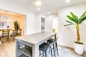 Golf, Dine & Swim: Sleek Palmetto Dunes Home!