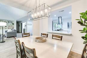 Golf, Dine & Swim: Sleek Palmetto Dunes Home!